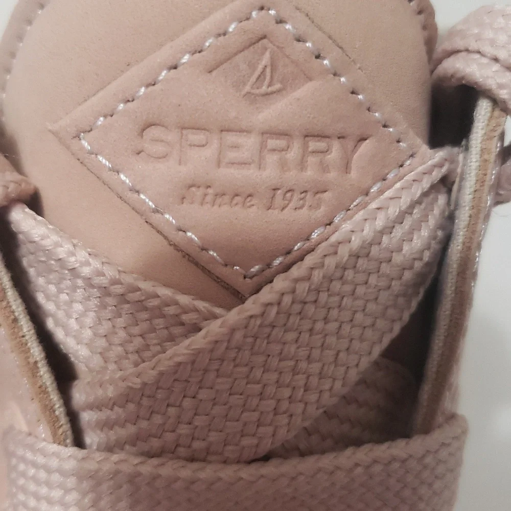 Sperry Saltwater 2-Eye Waterproof Pink and‎ Silver Duck Ankle Boots